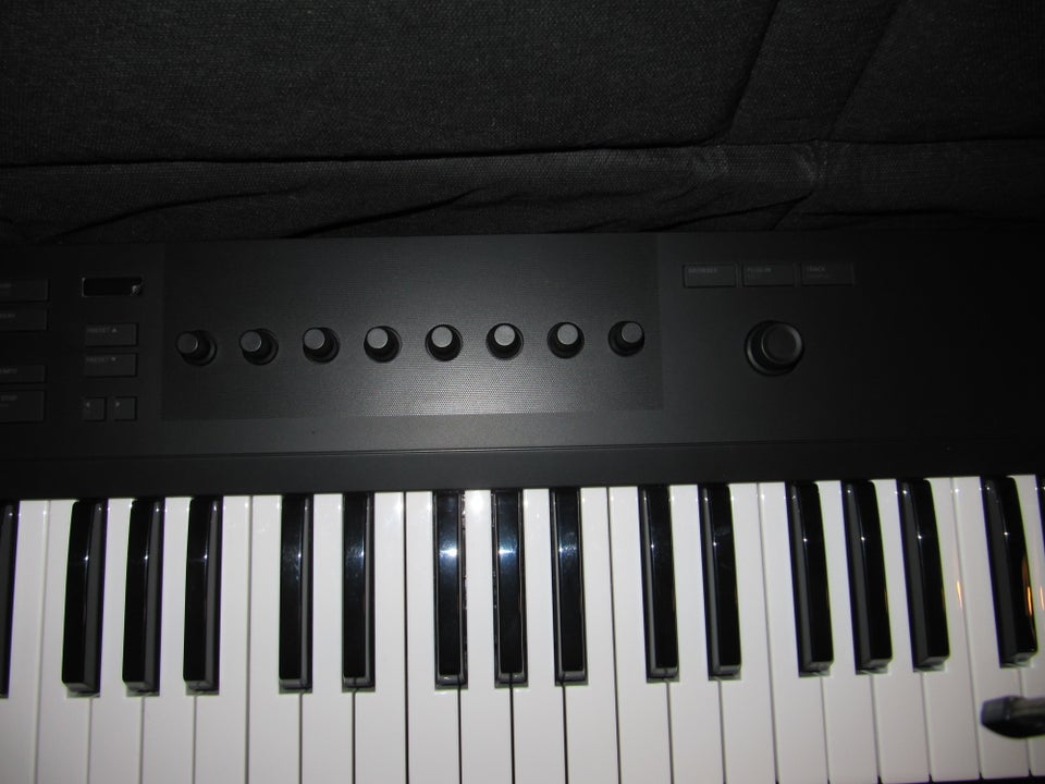 Midi keyboard, Native Instruments