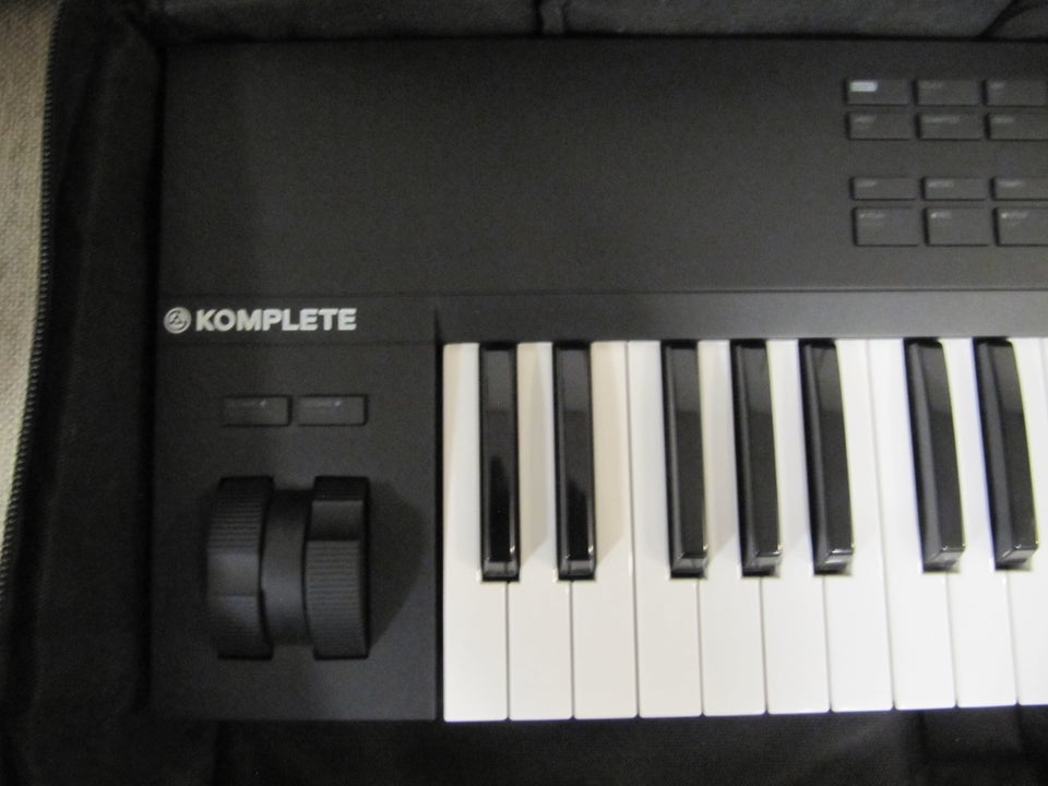 Midi keyboard, Native Instruments