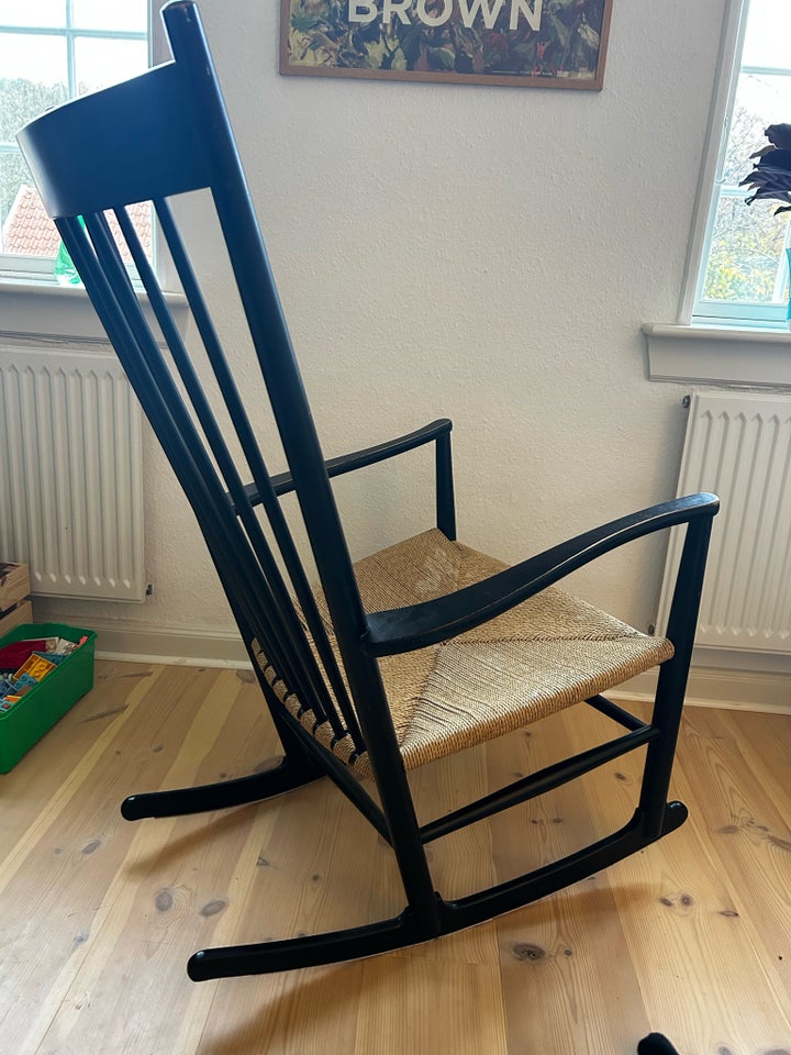 Hans J. Wegner, J16, Gyngestol