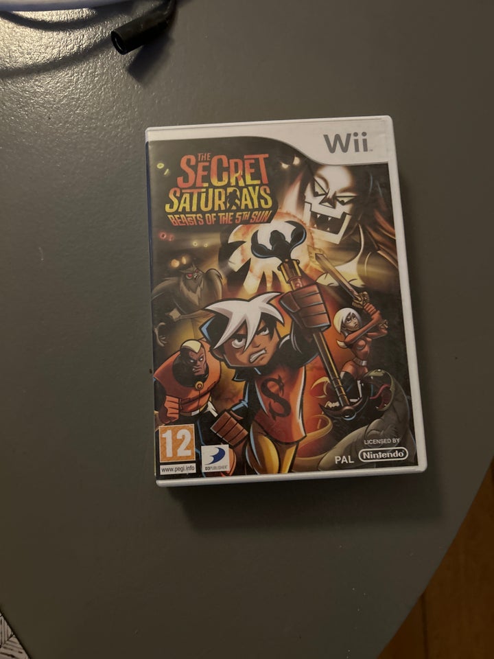 Kasse med WII spil, ret og WII