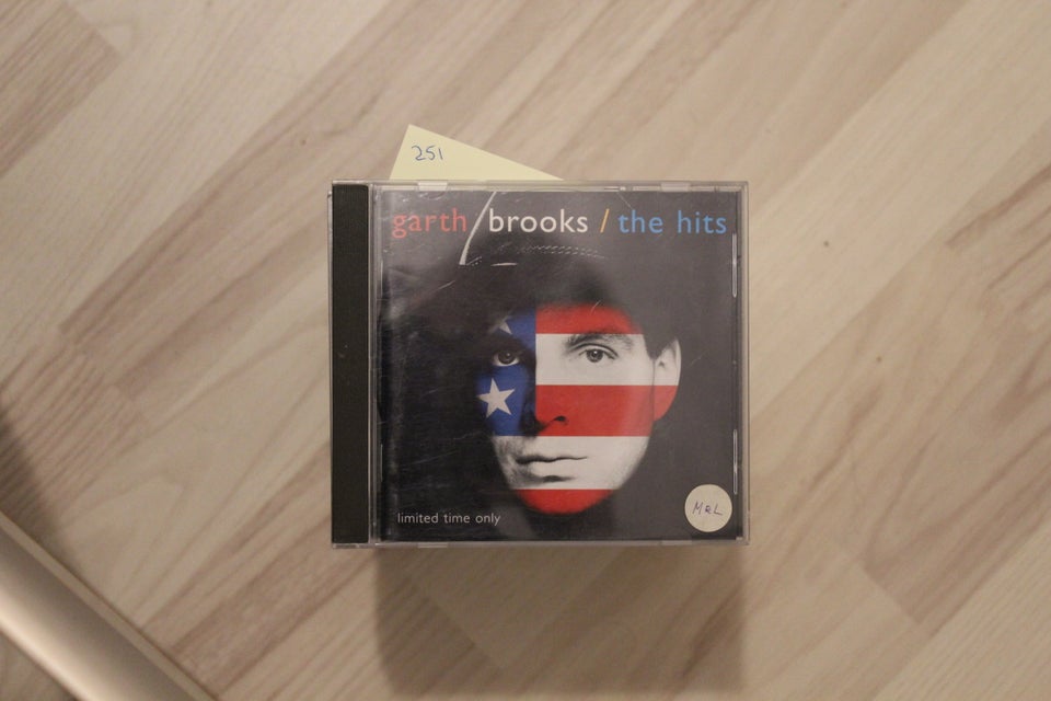 Garth Brooks: The Hits, andet