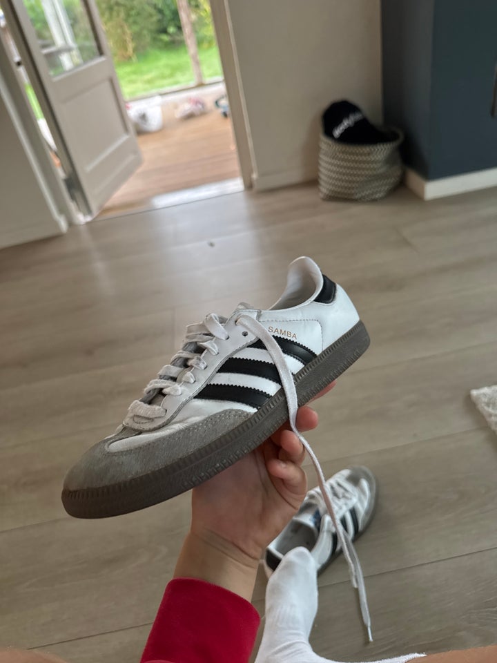 Kondisko str 41 Adidas