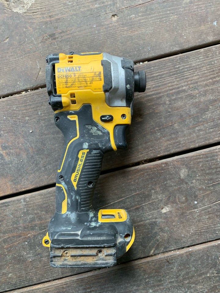 Slagskruemaskine, DeWalt