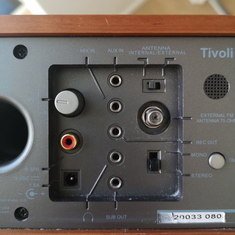 AM/FM radio, Tivoli, Model Three