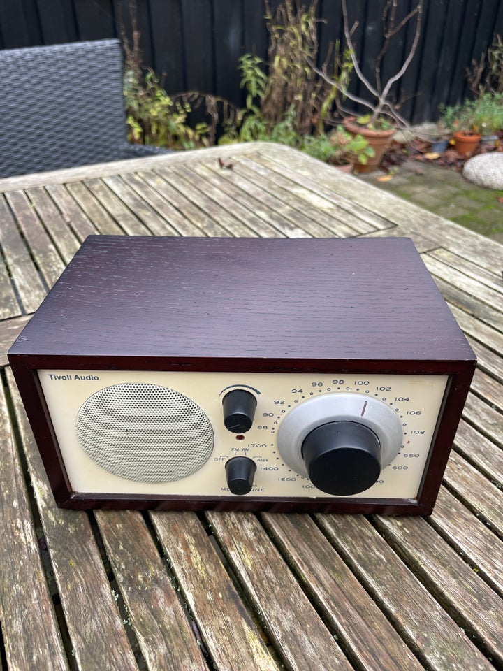 AM/FM radio, Tivoli, Model One