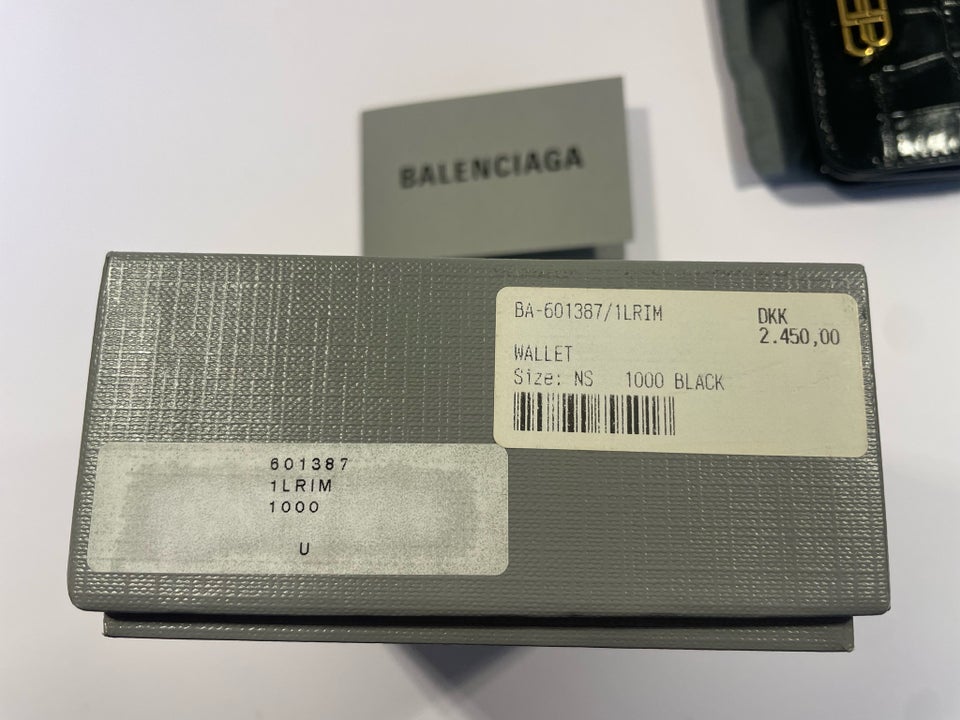 Pung, Balenciaga