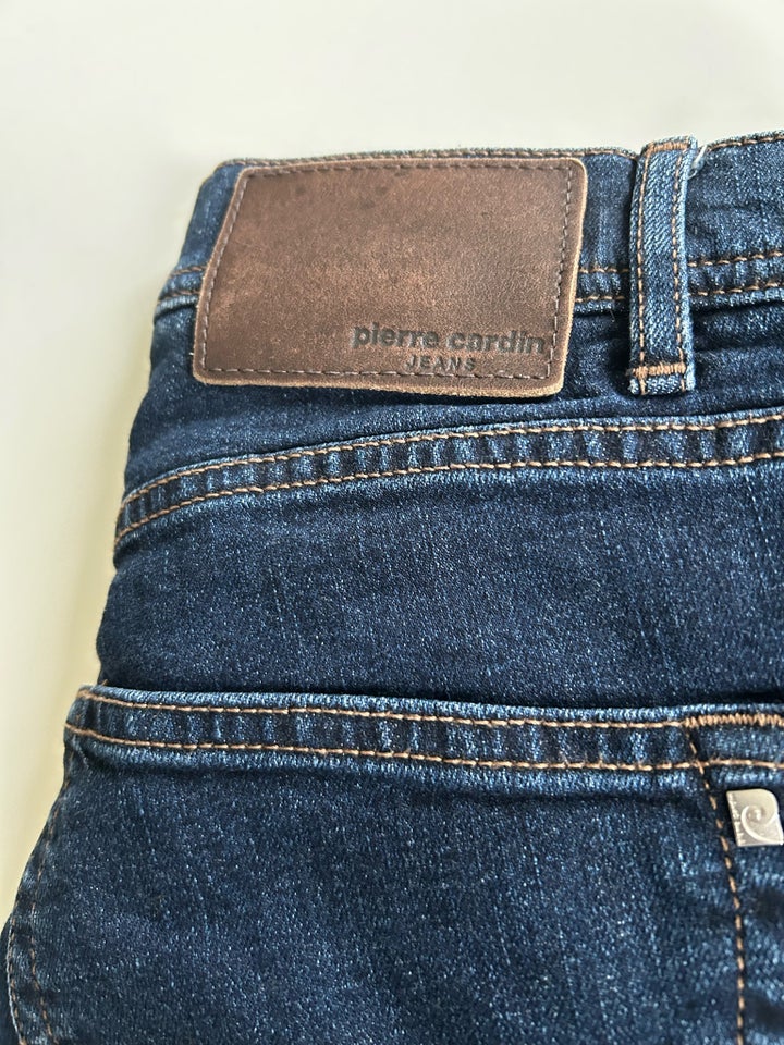 Jeans, Pierre Cardin, str. 32