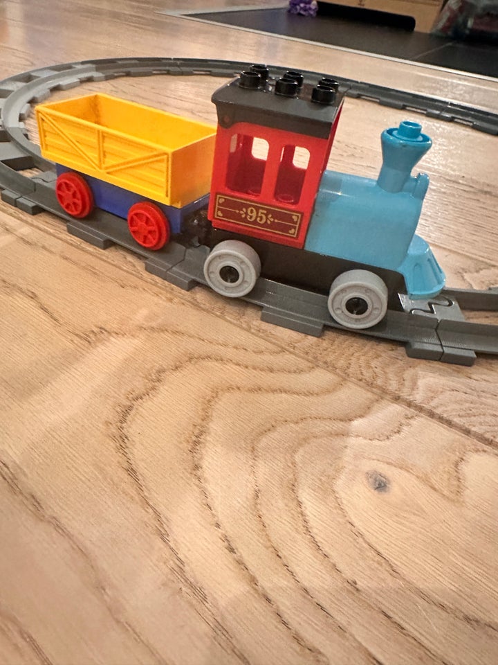 Lego Duplo, Tog med skinner