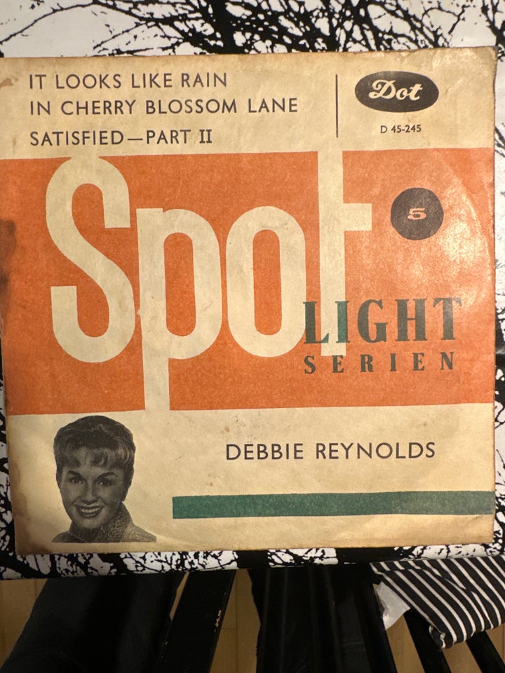 Single, Debbie reynolds