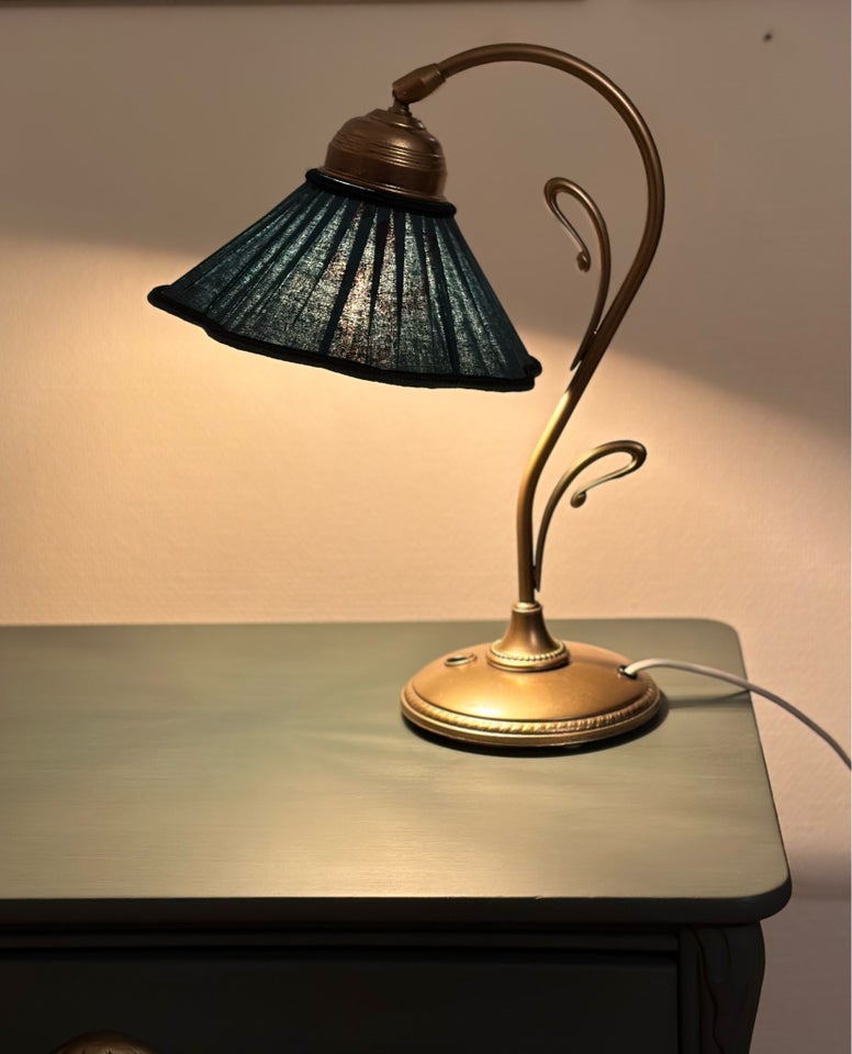 Anden bordlampe, Chic antique