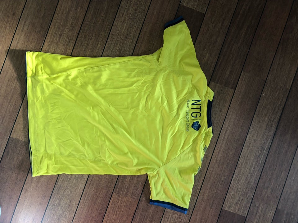 Sportstøj, Polyester, Brøndby