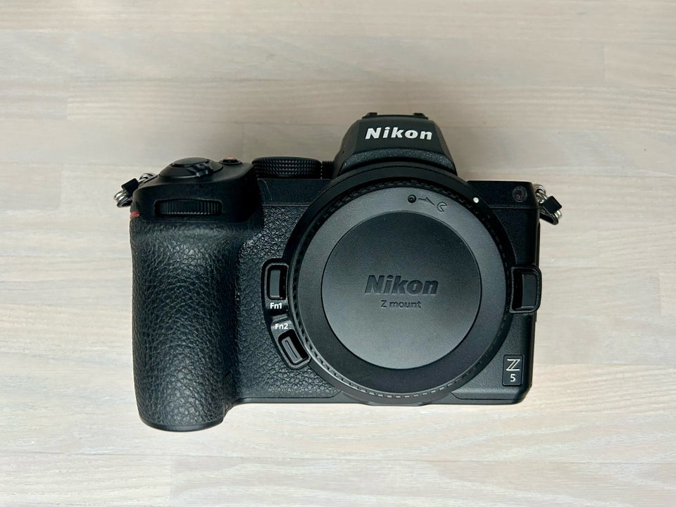 Nikon Z5, 24 megapixels, Perfekt