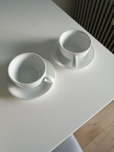 Porcelæn 2 kopper med underkop