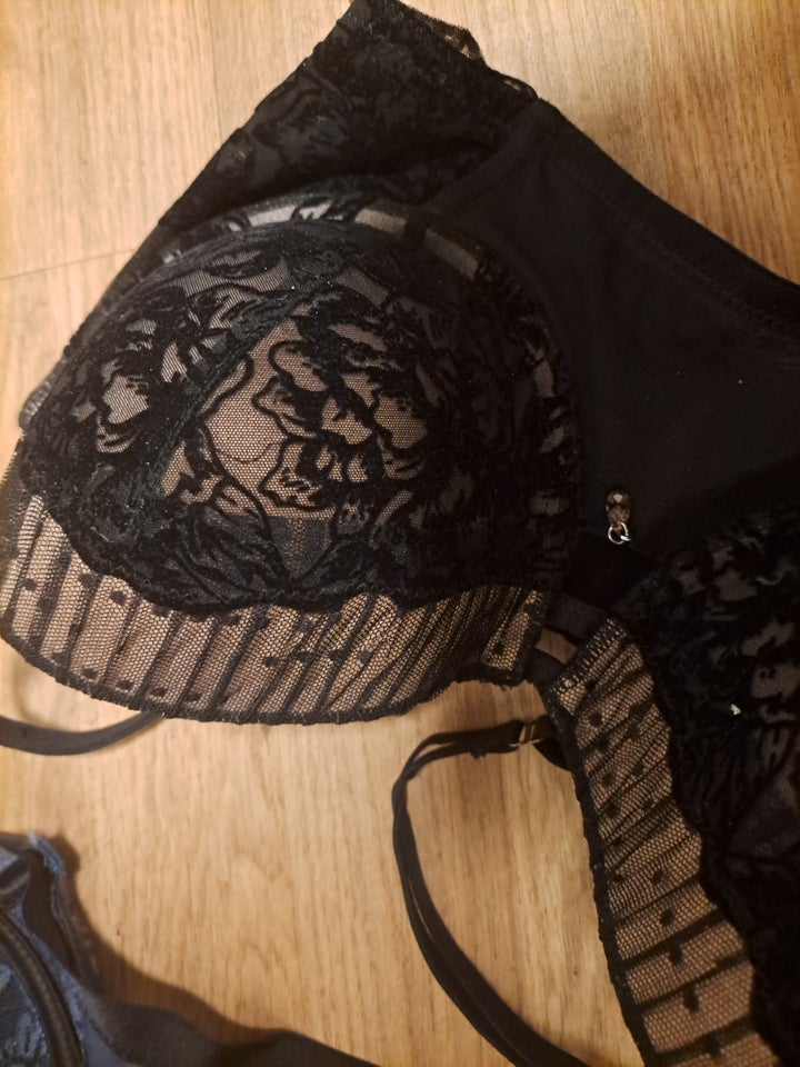 BH, Bh, Noir (hunkemöller)