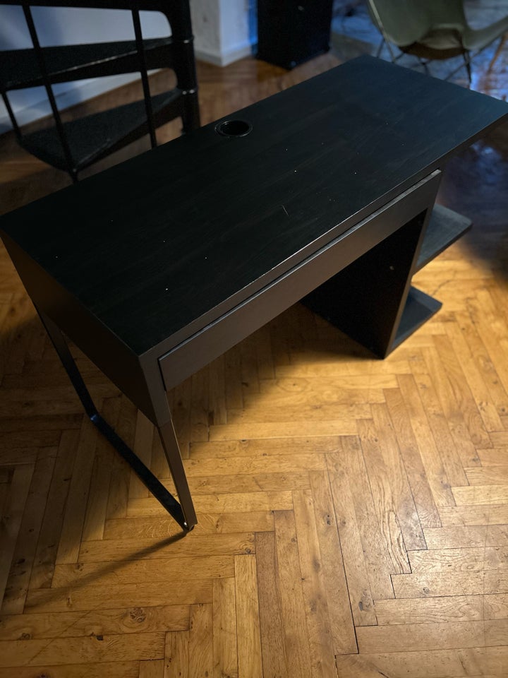 Skrivebord, Ikea, b: 120 d: 50 h: 75