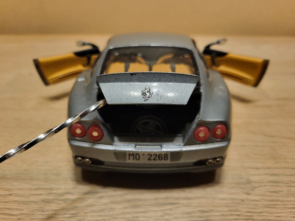 Modelbil, Ferrari 550 Maranello