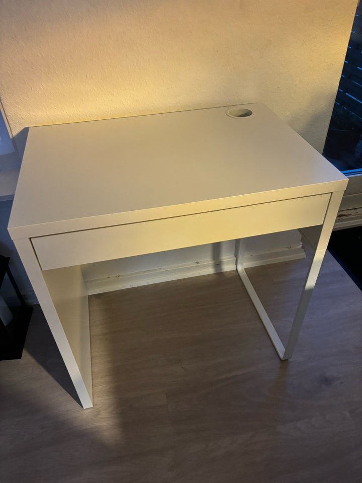 Skrive-/computerbord, Ikea, b: 73