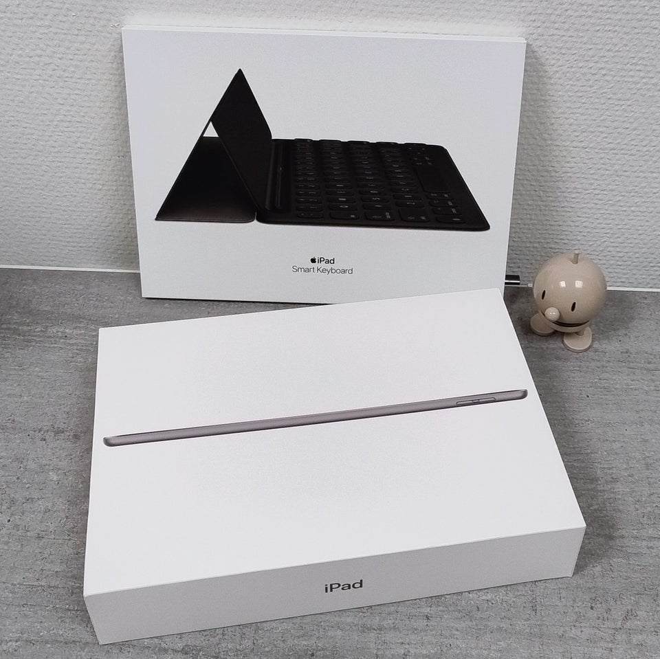 iPad 8, 32 GB, sort