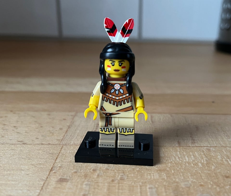 Lego Minifigures Tribal woman