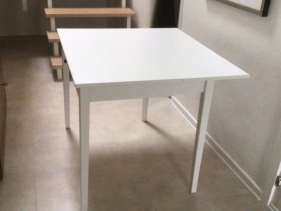 Skrivebord, Ikea, b: 96 d: 51 h: 75