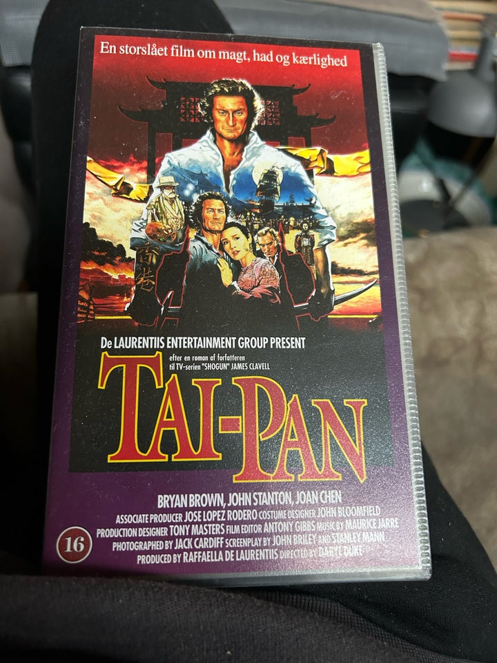 Action, Tai-pan