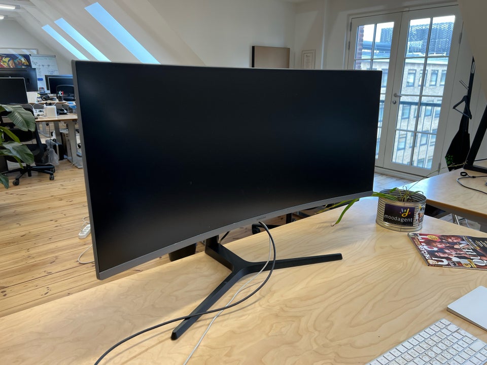 Samsung 34” curved, fladskærm,