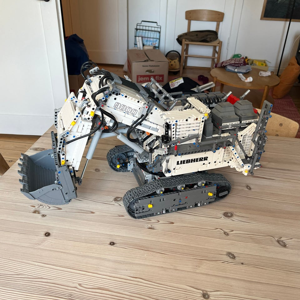 Lego Technic, 42100 Liebherr R 9800