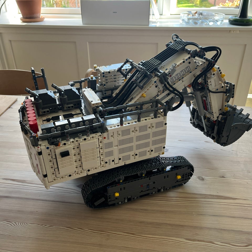 Lego Technic, 42100 Liebherr R 9800