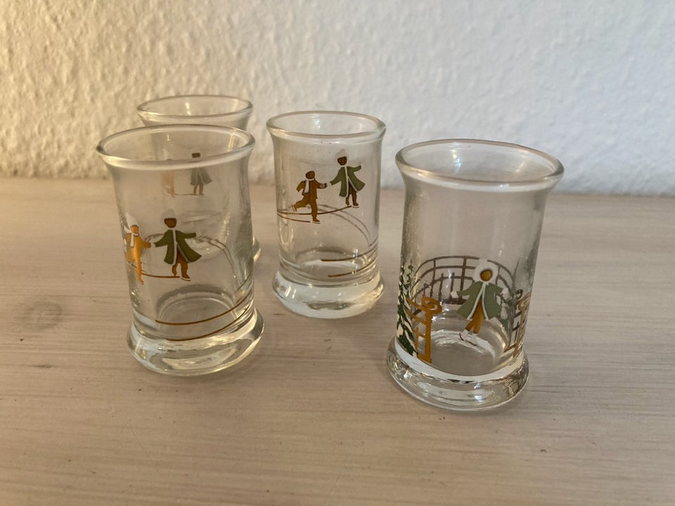 Glas, Snapseglas og flaske ,