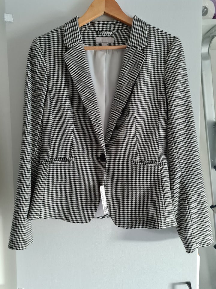 Blazer, str. 38, HM