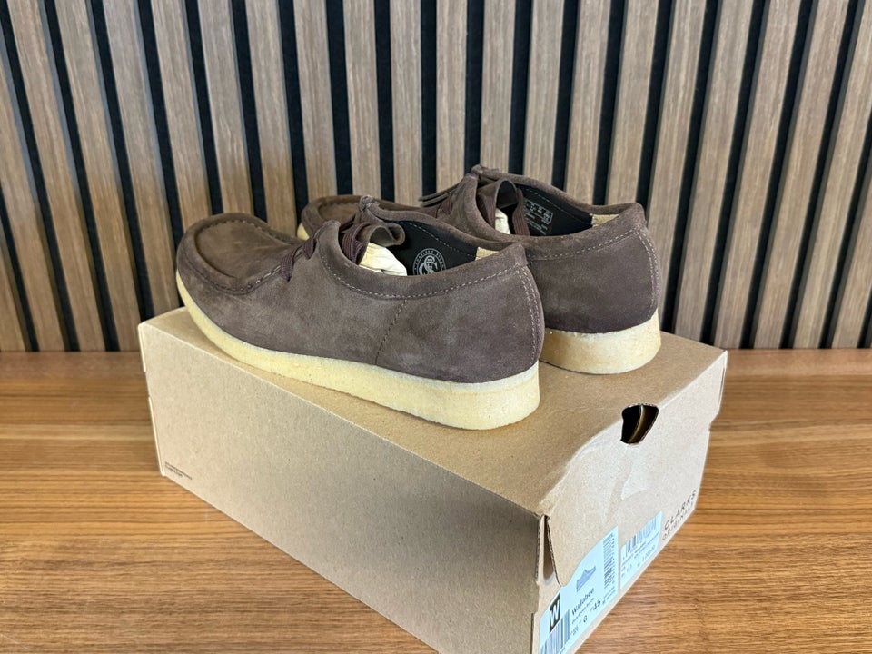 Andet, Clarks Wallabee, str. 45