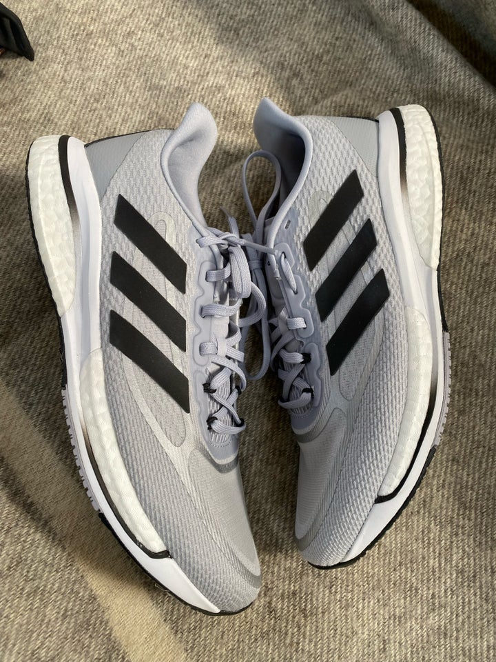 Sportssko Adidas str 42