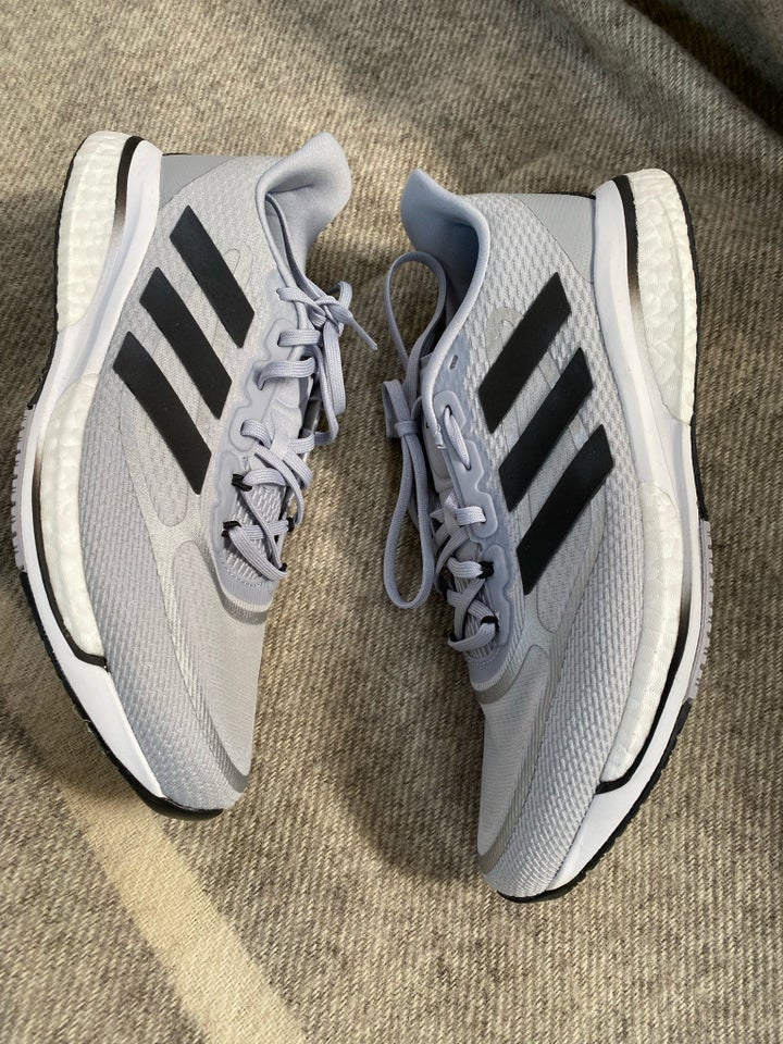 Sportssko Adidas str 42