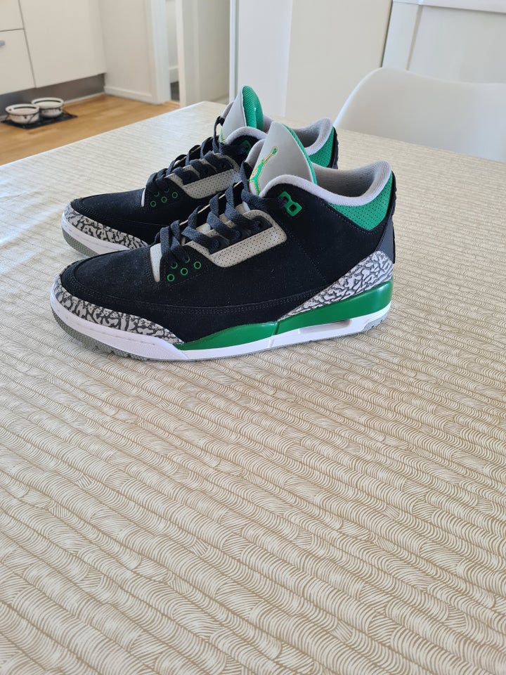 Sneakers Jordan 3 str 425