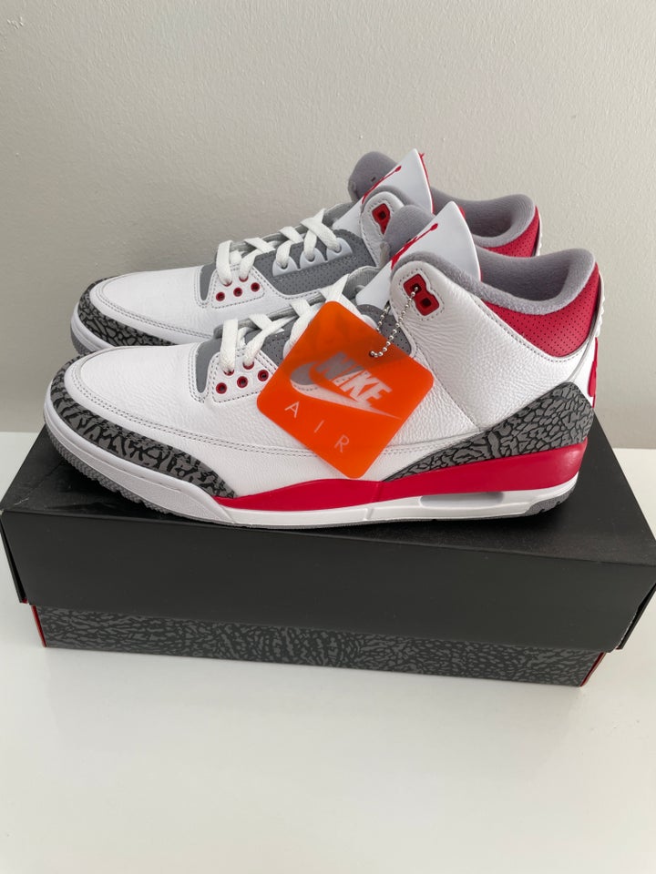 Sneakers, Jordan 3 , str. 45,5