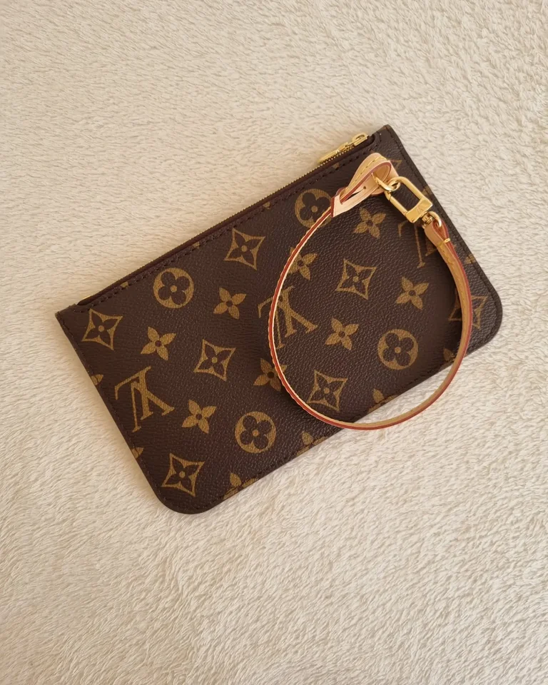 Pung, Louis Vuitton