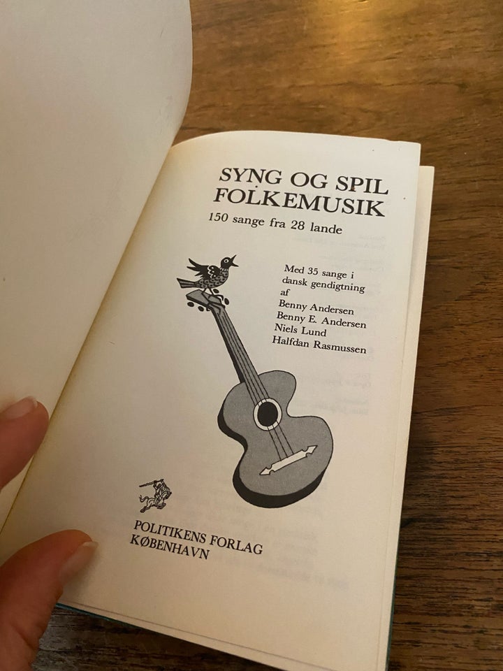 Syng og spil folkemusik, emne: