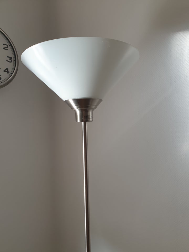 Gulvlampe, Ikea