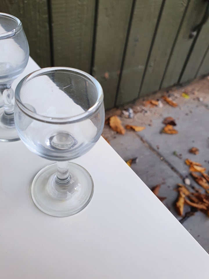 Glas 7 shotglas på fod Snapseglas