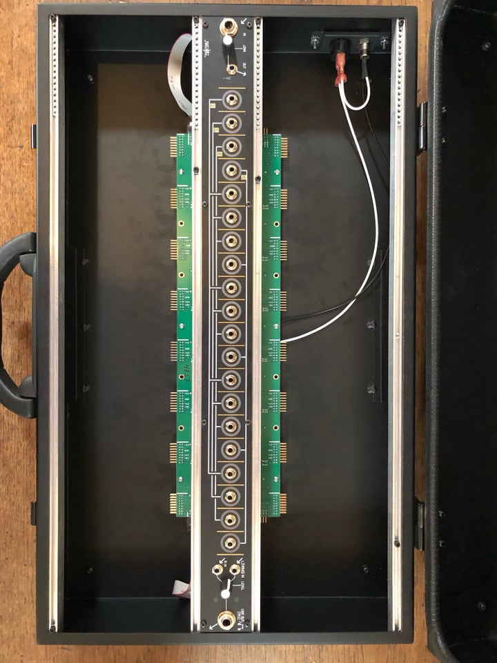 Eurorack, Make noise 7U Metal CV Bus