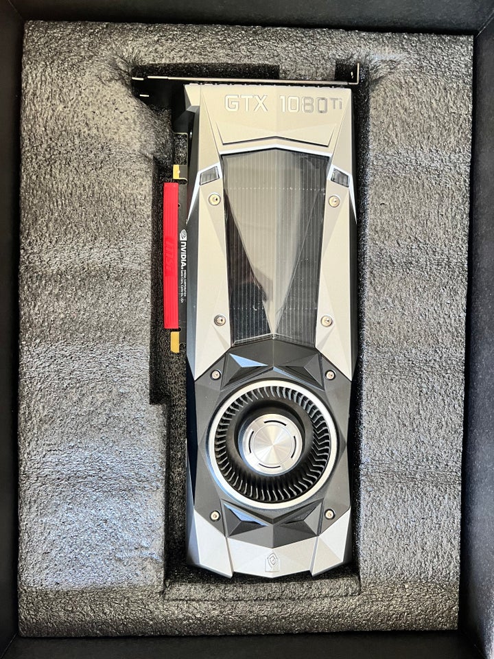 GTX 1080 Ti NVIDIA 11 GB RAM God