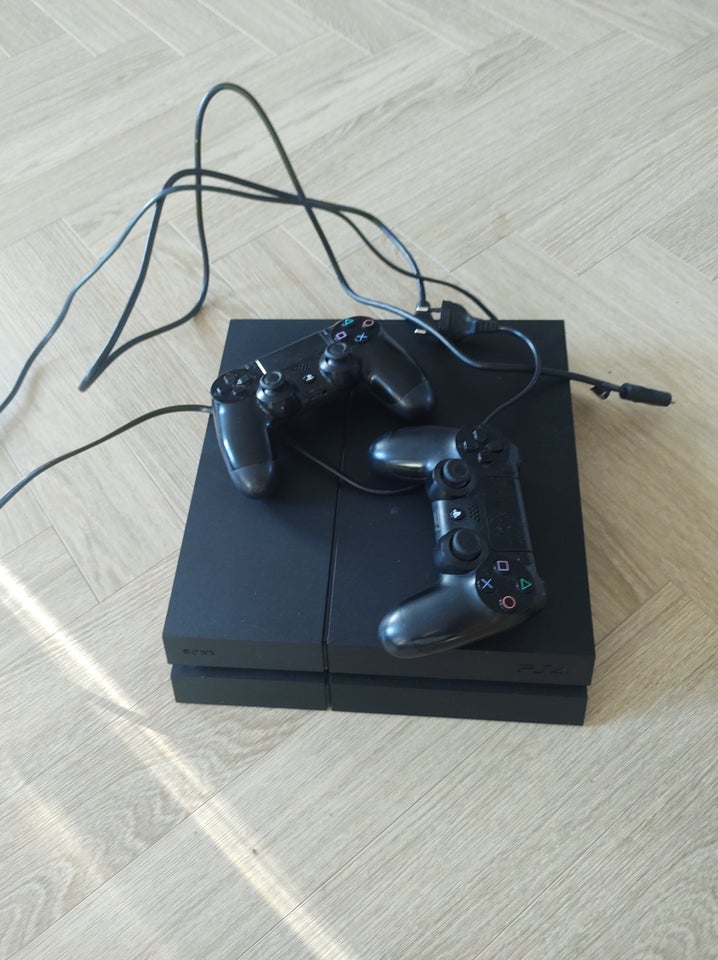 Playstation 4, God