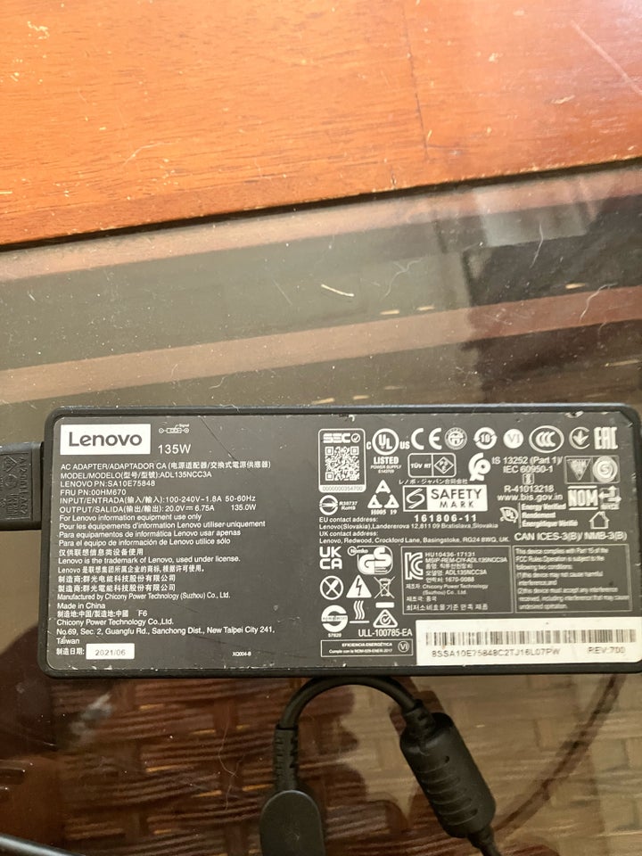 Lenovo 300 GHz 800 GB ram