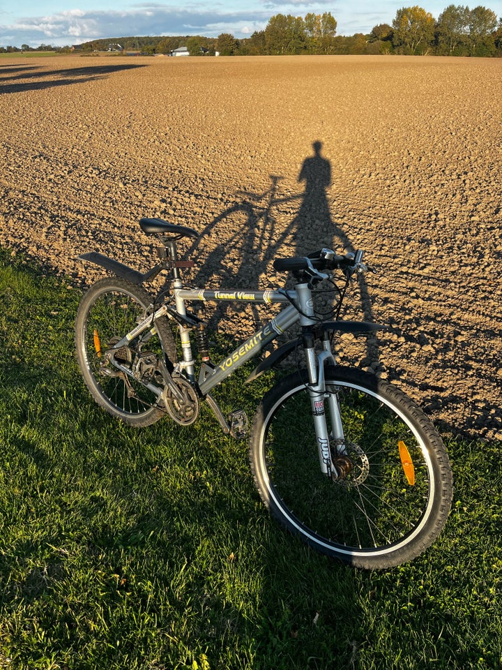 Yosemite, full suspension, 26