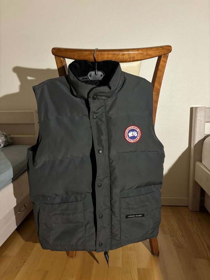 Vest, str. S, Canada goose