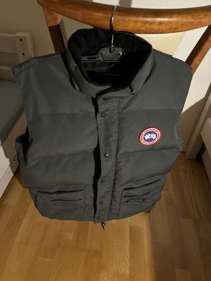 Vest, str. S, Canada goose