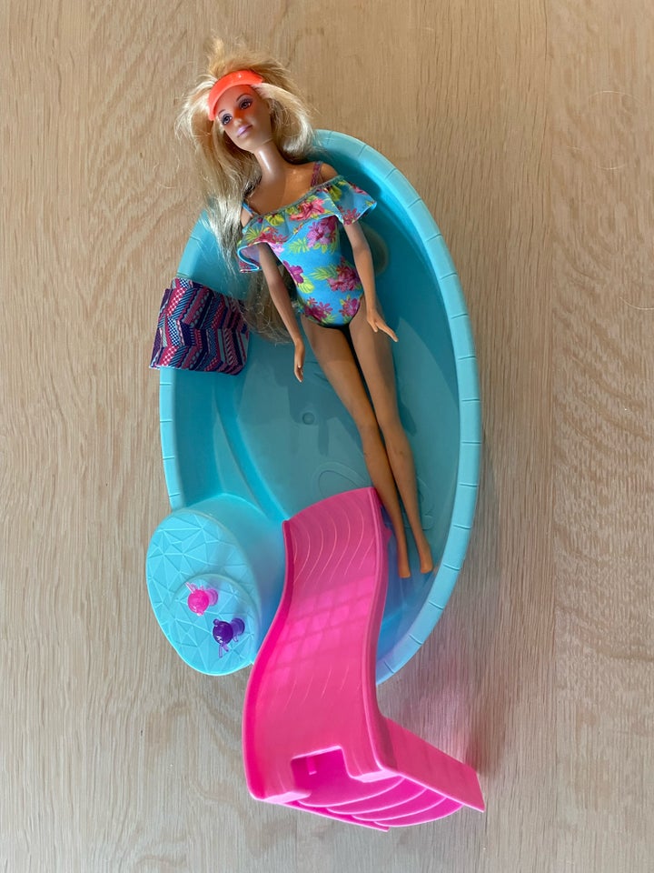 Barbie, Pool og pizzaovn