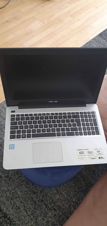 Asus R558U series, 2,8 i5 GHz, 4gb GB