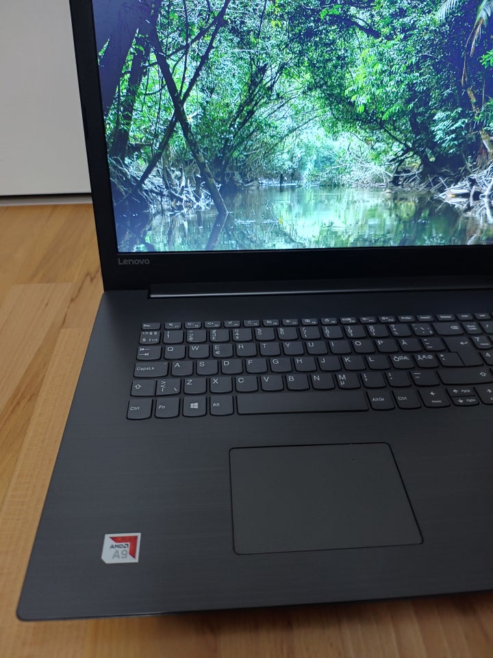 Lenovo Ideapad 17,3" AMD, 3,10 GHz,