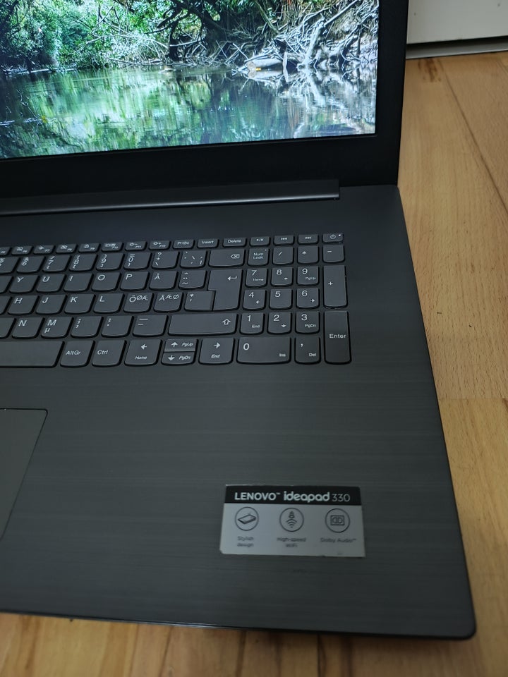 Lenovo Ideapad 17,3" AMD, 3,10 GHz,